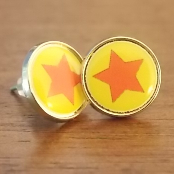 New, Unused, In Original Box Superhero Earrings - Picture 4 of 7